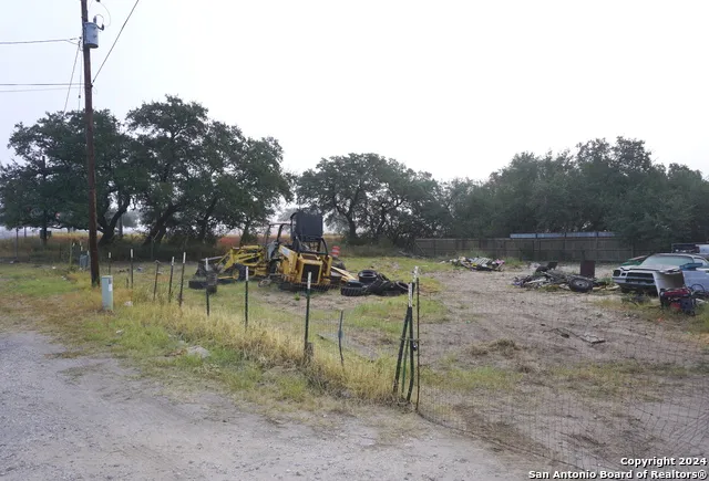 47 VIEWPOINT DR Poteet, TX 78065