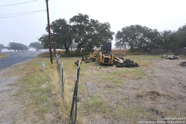 47 VIEWPOINT DR Poteet, TX 78065