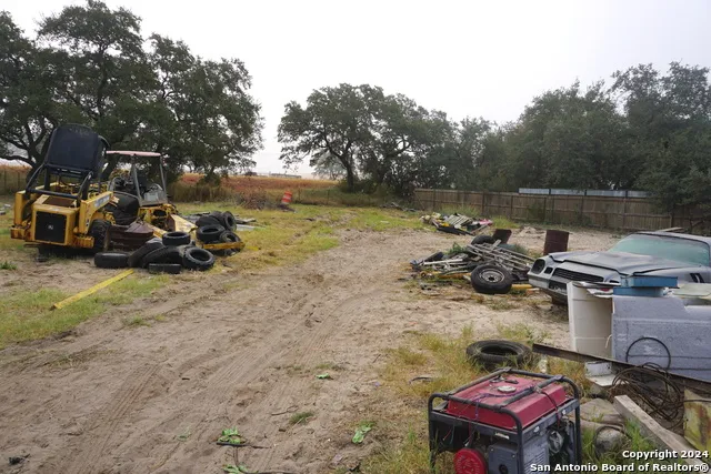 47 VIEWPOINT DR Poteet, TX 78065