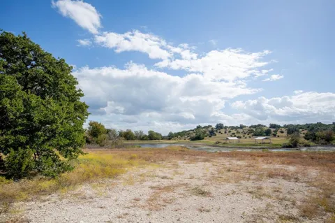 1584 Hidden Oaks Trail