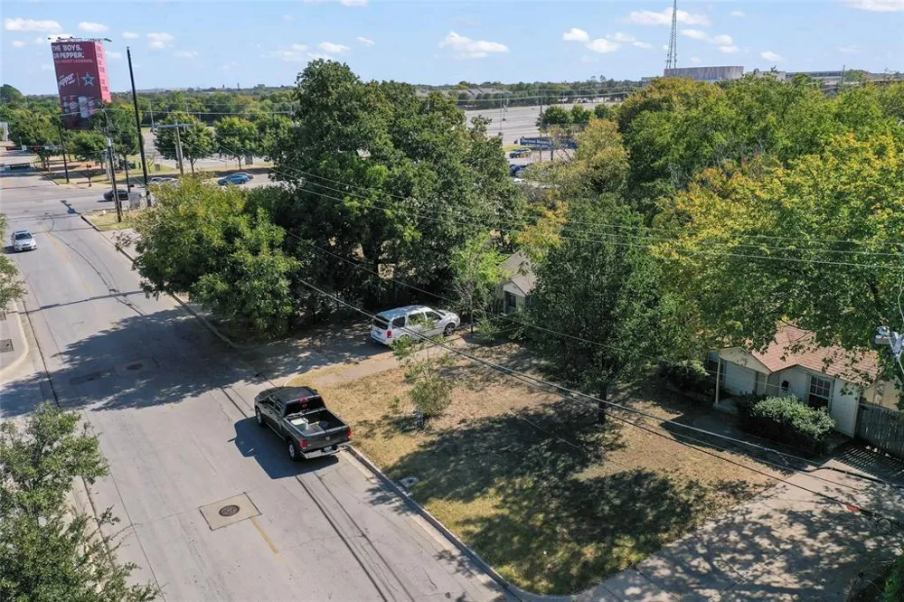 818 E Rogers Street Arlington, TX 76011