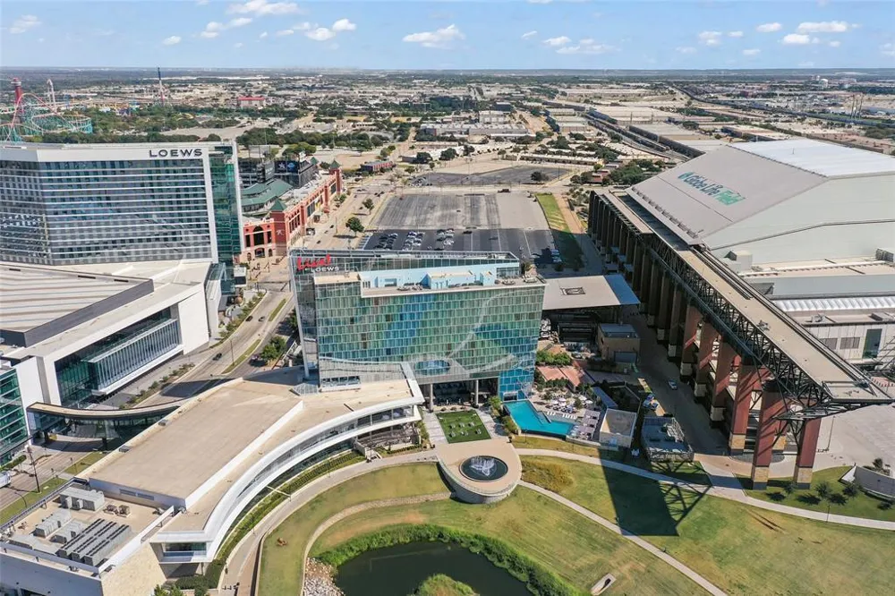 818 E Rogers Street Arlington, TX 76011