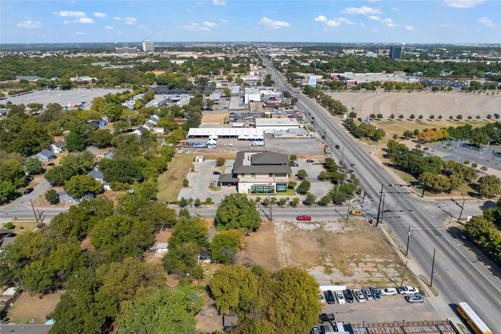 818 E Rogers Street Arlington, TX 76011