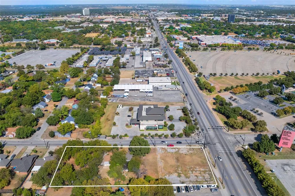 818 E Rogers Street Arlington, TX 76011