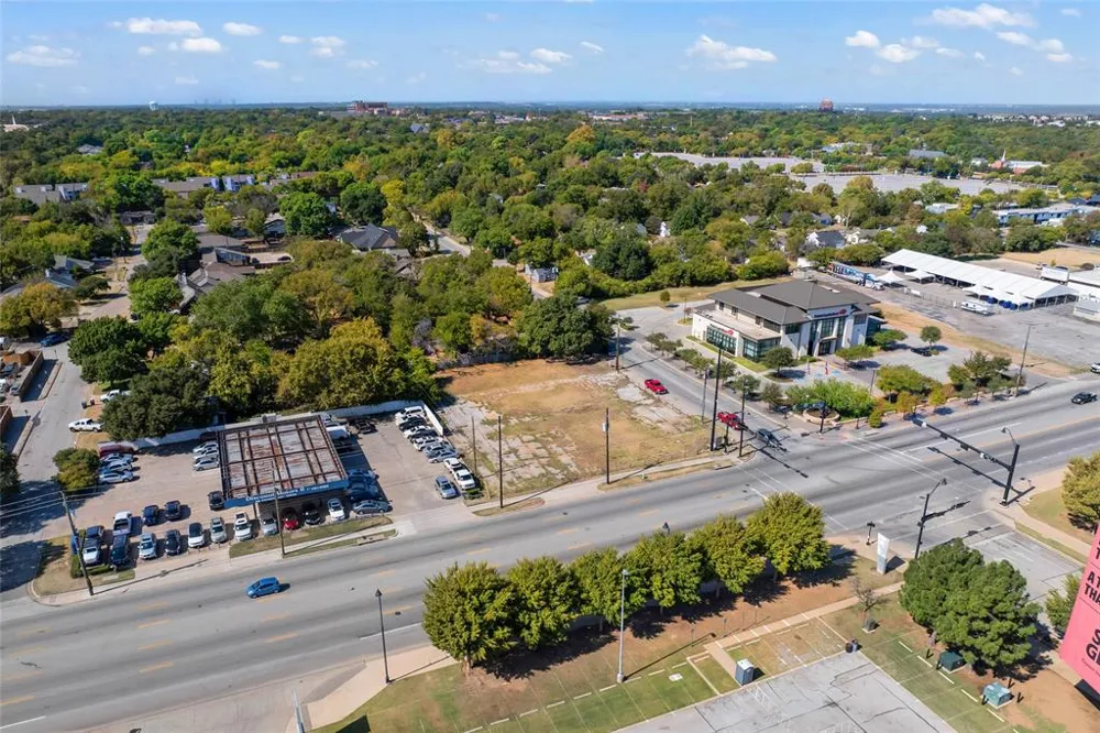 818 E Rogers Street Arlington, TX 76011