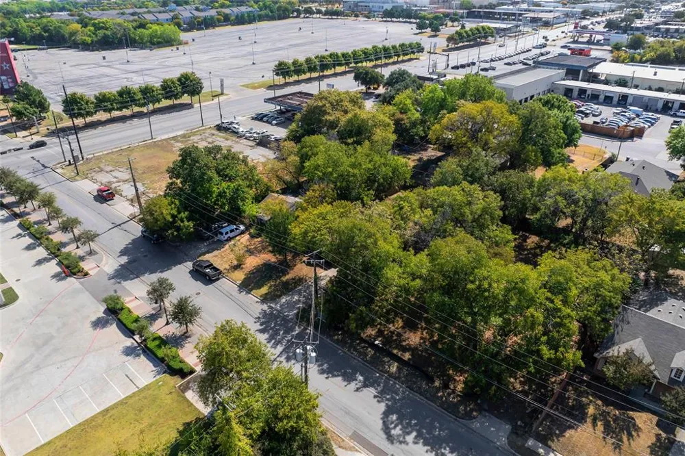 818 E Rogers Street Arlington, TX 76011