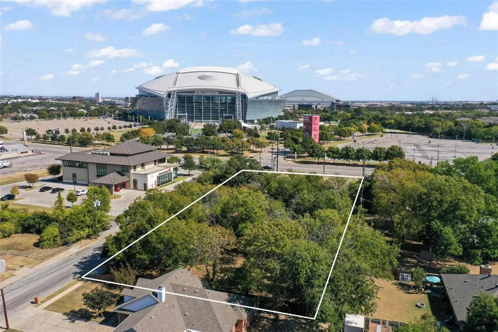 818 E Rogers Street Arlington, TX 76011