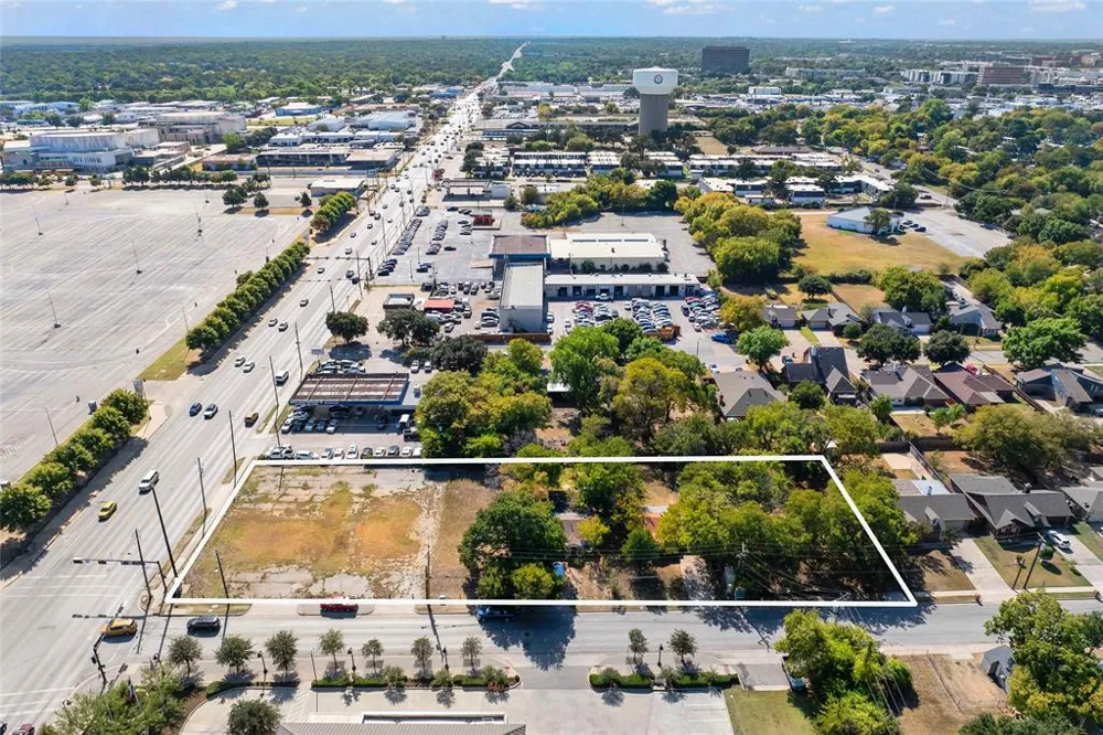 818 E Rogers Street Arlington, TX 76011