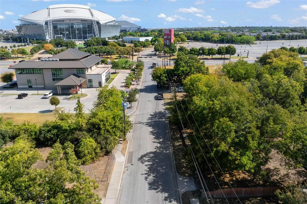 818 E Rogers Street Arlington, TX 76011