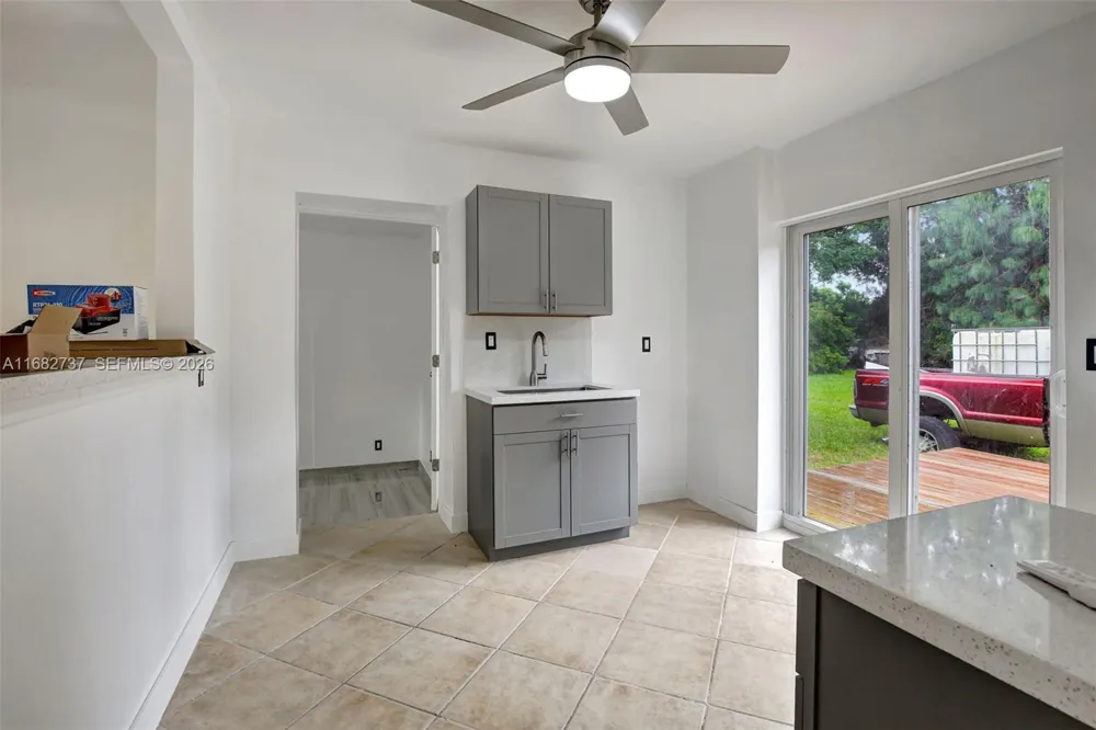 4381 SW 51st St Dania Beach, FL 33314