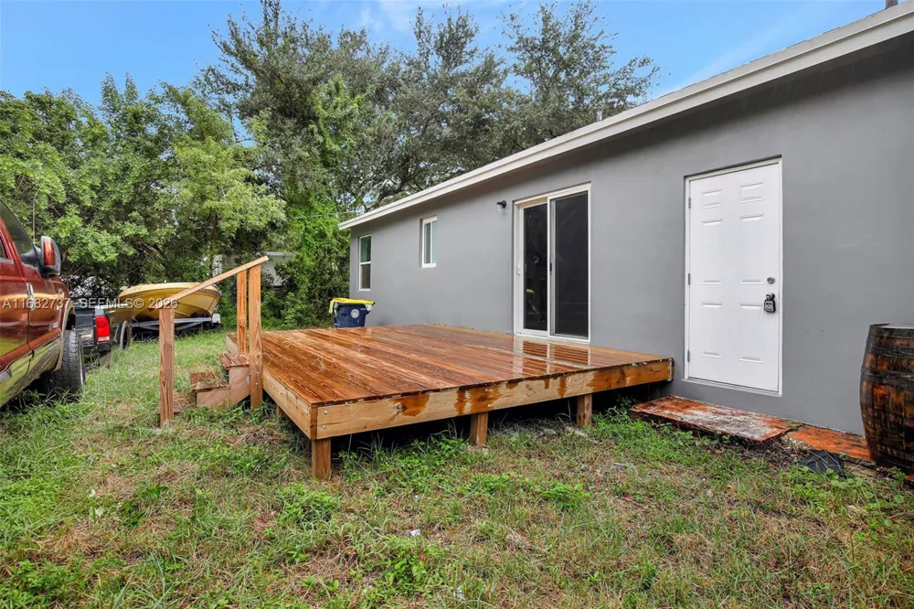 4381 SW 51st St Dania Beach, FL 33314