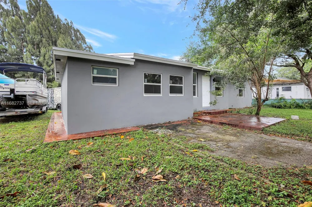 4381 SW 51st St Dania Beach, FL 33314