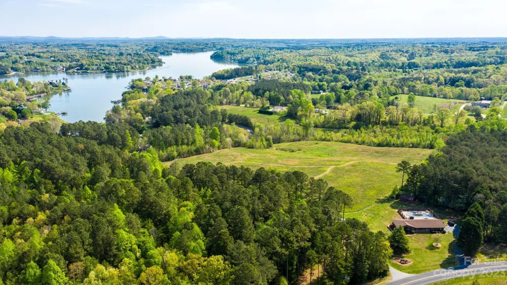 1320 Misty Lane #13 Hickory, NC 28601