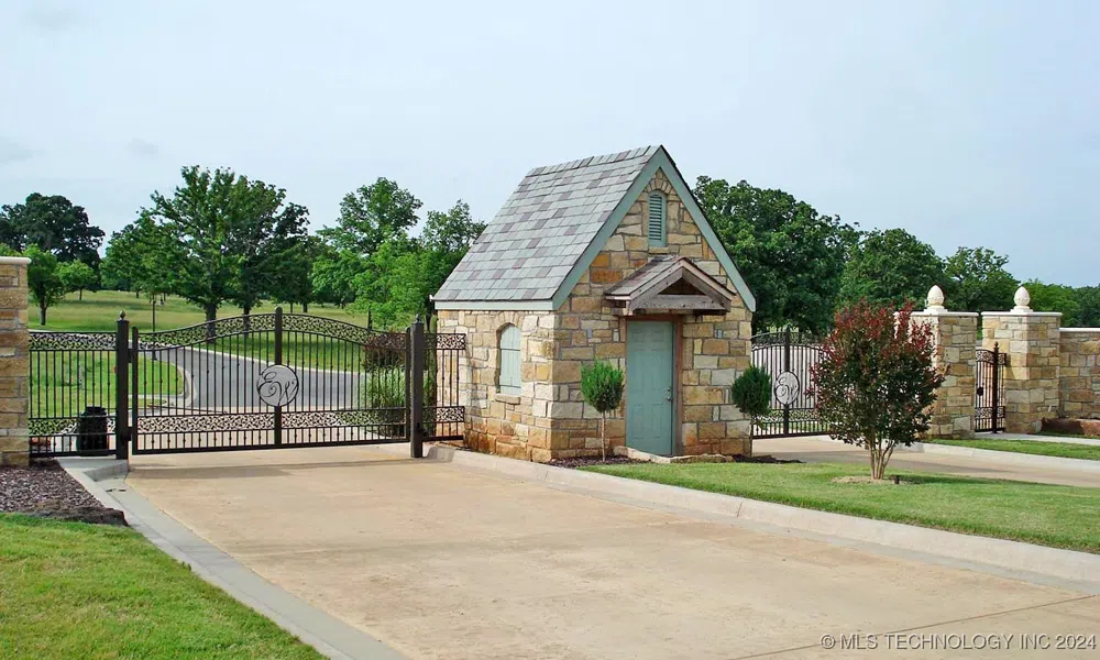 1242 Watercolor Drive Tahlequah, OK 74464