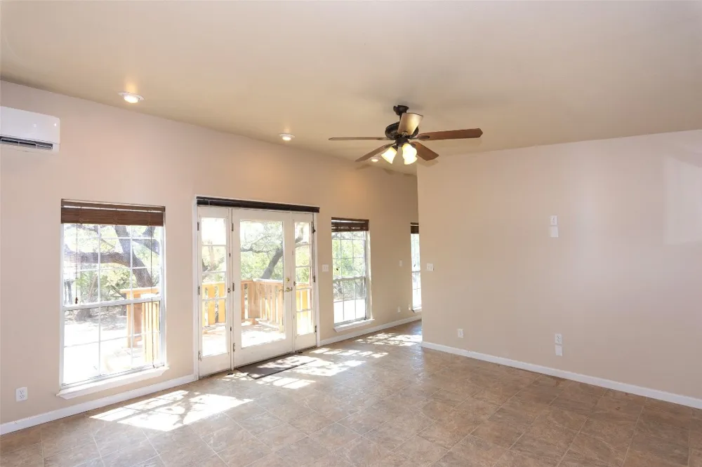 30303 Ranch Road 12 Dripping Springs, TX 78620