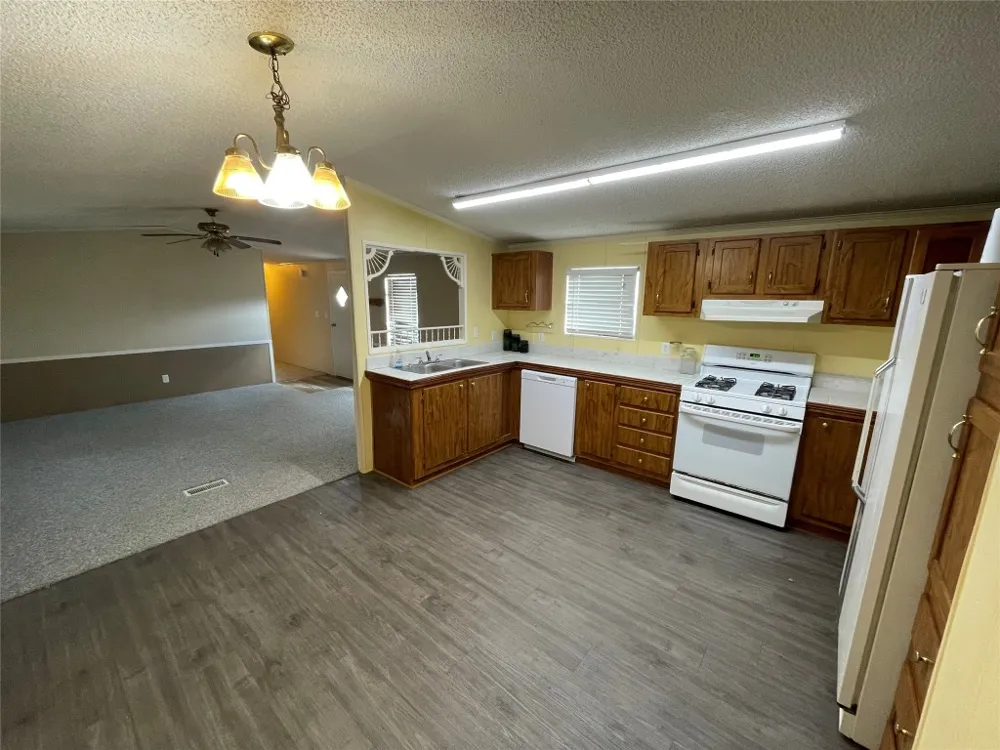 113 Elizabeth Drive Spicewood, TX 78669