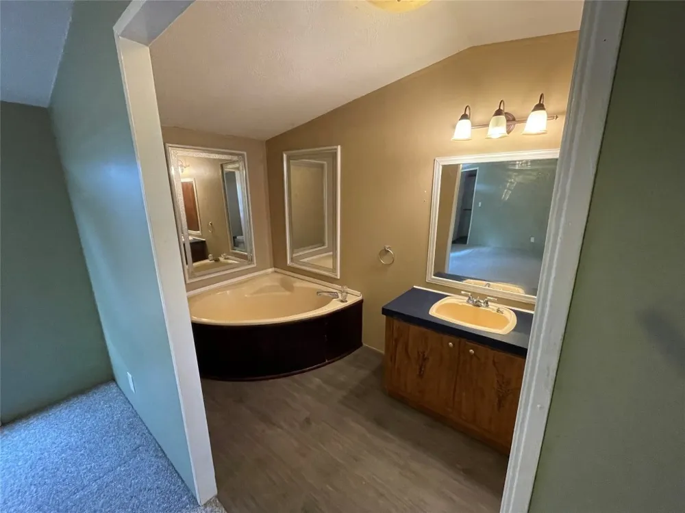 113 Elizabeth Drive Spicewood, TX 78669