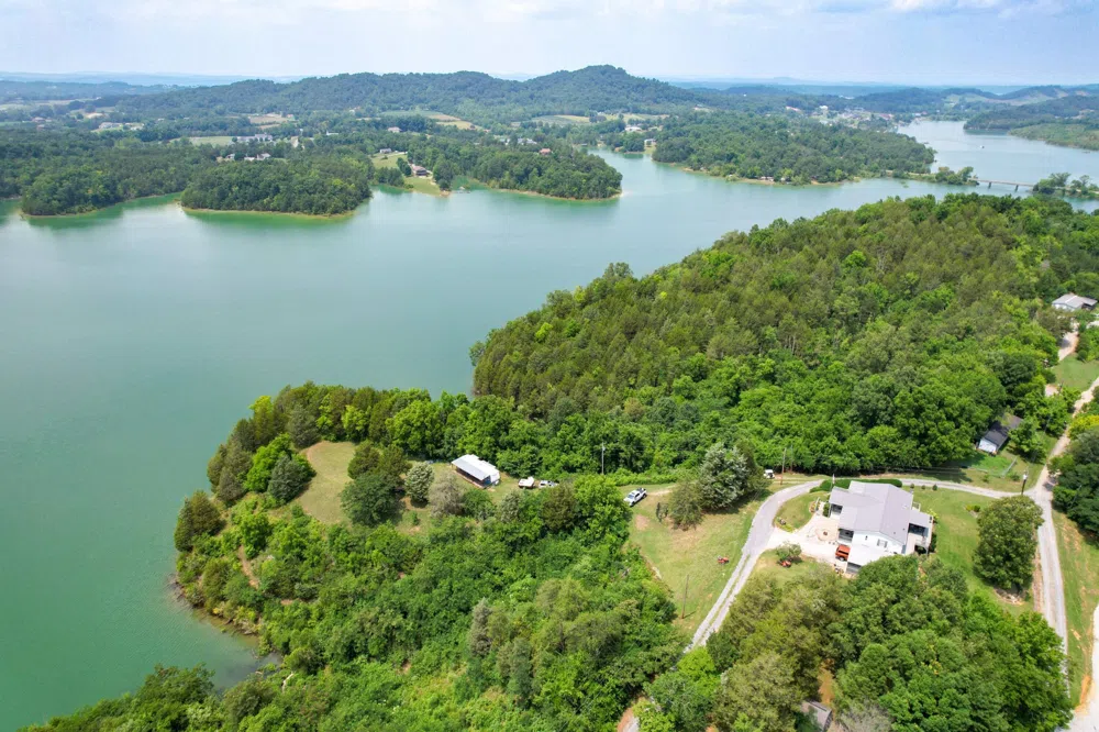 2751 Von Hill Rd Dandridge, TN 37725