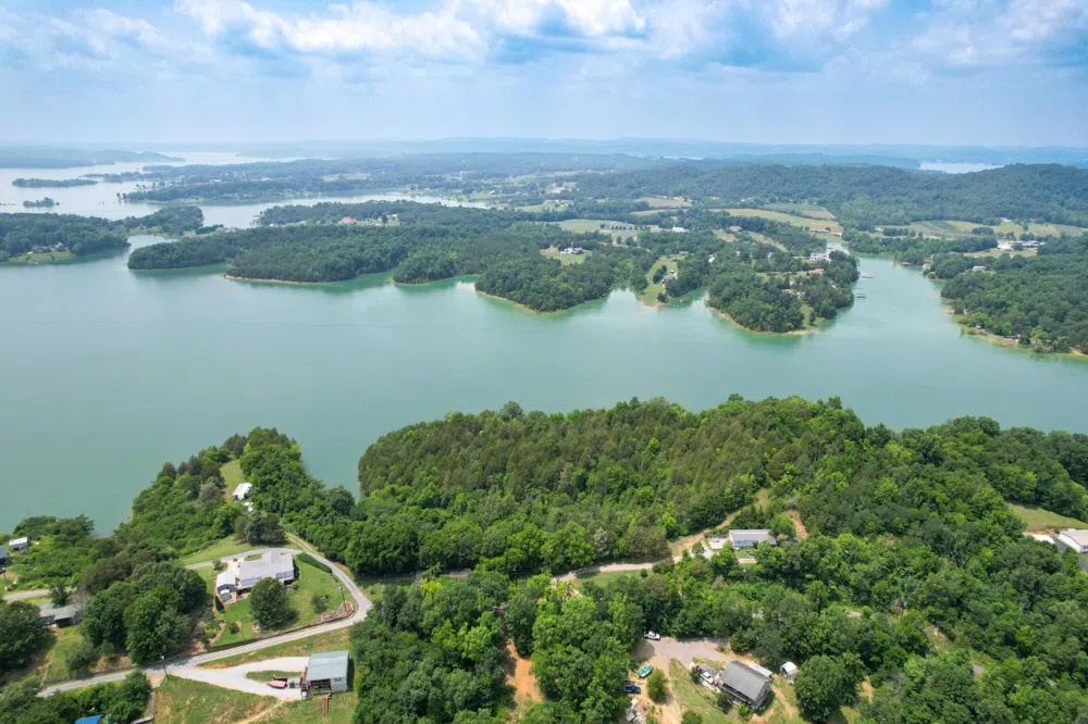2751 Von Hill Rd Dandridge, TN 37725