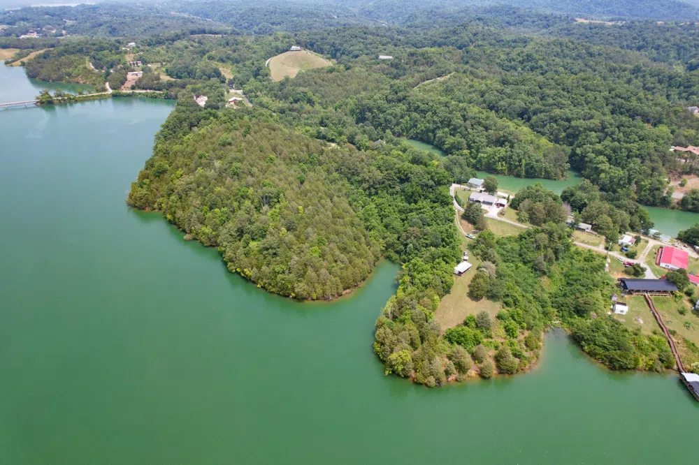 2751 Von Hill Rd Dandridge, TN 37725