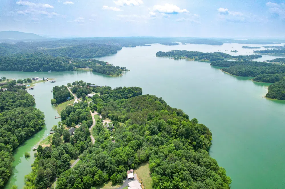 2751 Von Hill Rd Dandridge, TN 37725