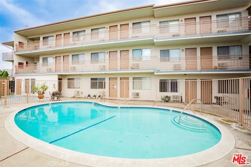 571 Fairview Avenue #17 Los Angeles, CA 90033