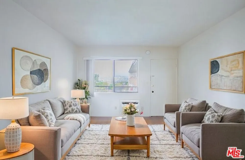 571 Fairview Avenue #17 Los Angeles, CA 90033
