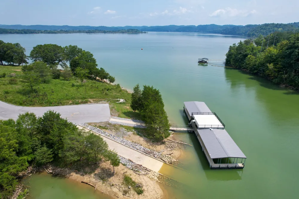 74 Clear Point Dandridge, TN 37725