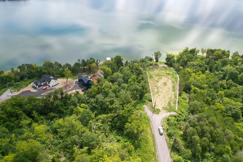 74 Clear Point Dandridge, TN 37725