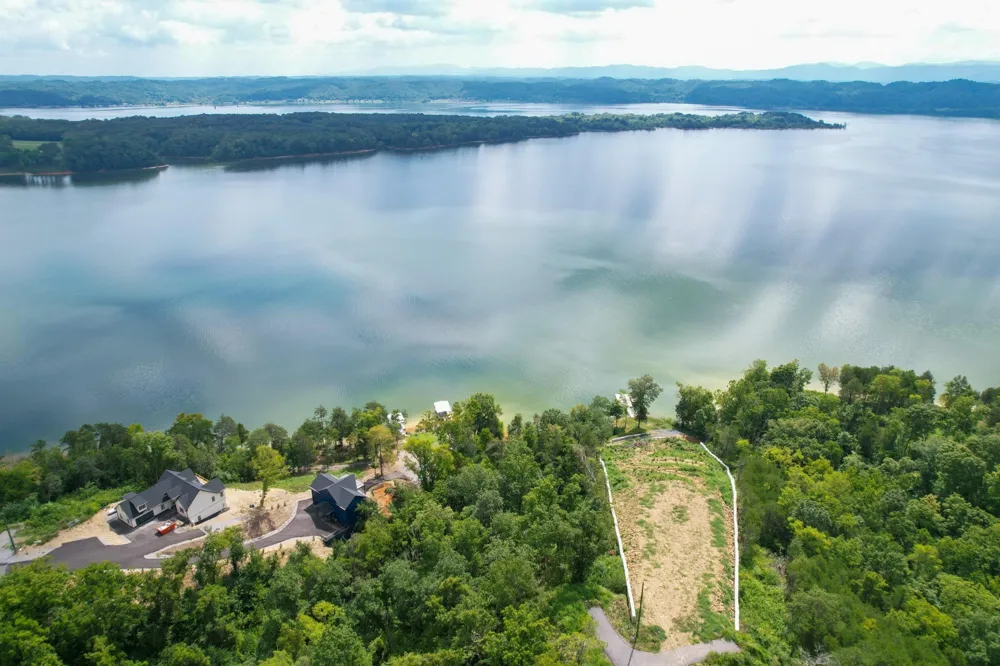 74 Clear Point Dandridge, TN 37725