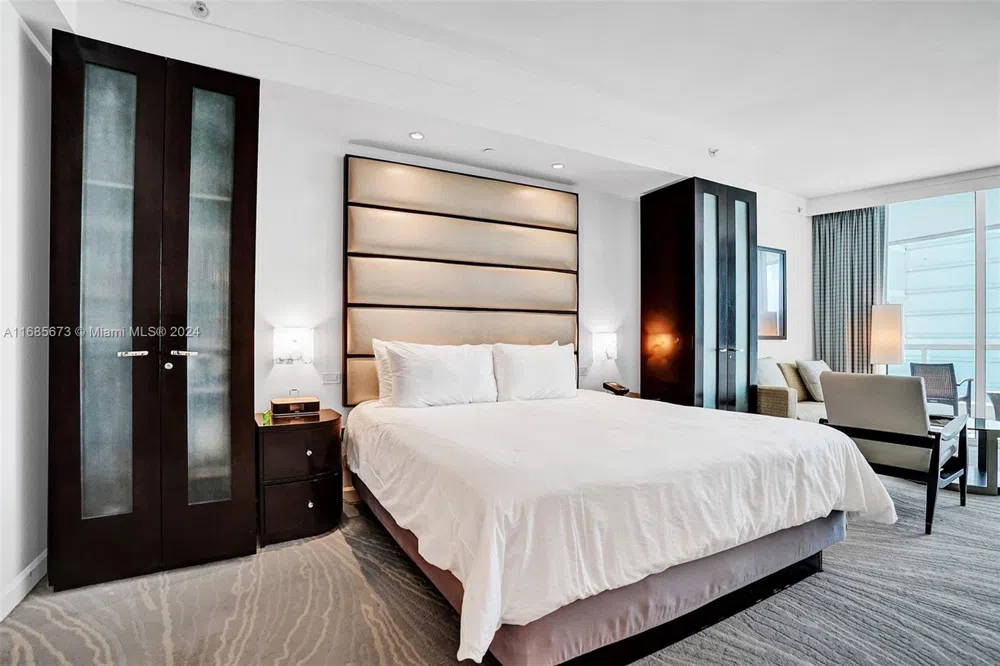 4391 Collins Ave #915 Miami Beach, FL 33140