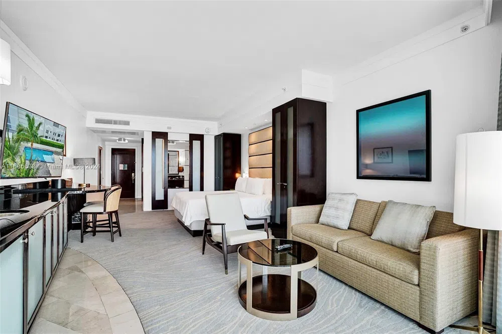 4391 Collins Ave #915 Miami Beach, FL 33140