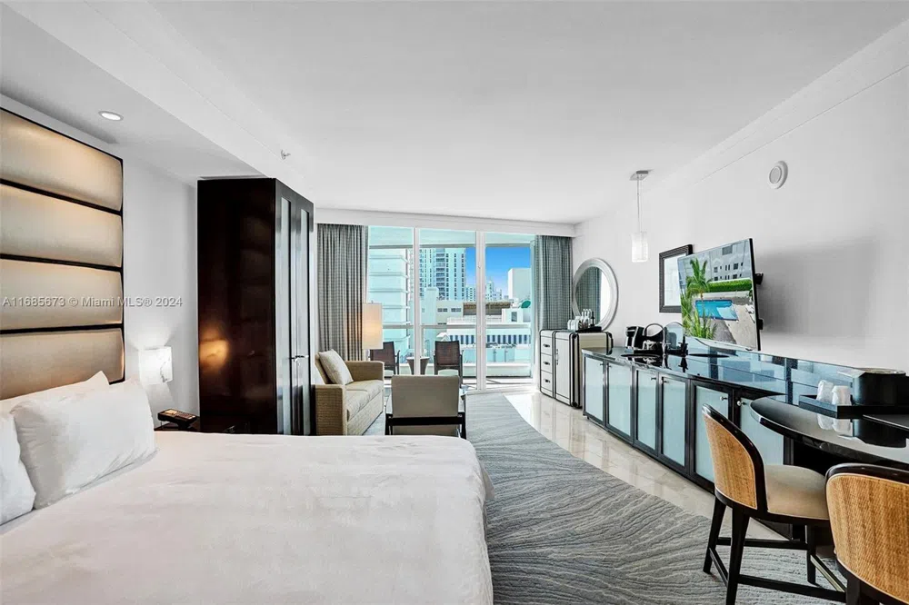 4391 Collins Ave #915 Miami Beach, FL 33140