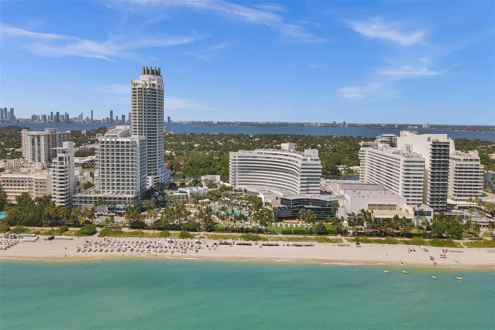 4391 Collins Ave #915 Miami Beach, FL 33140