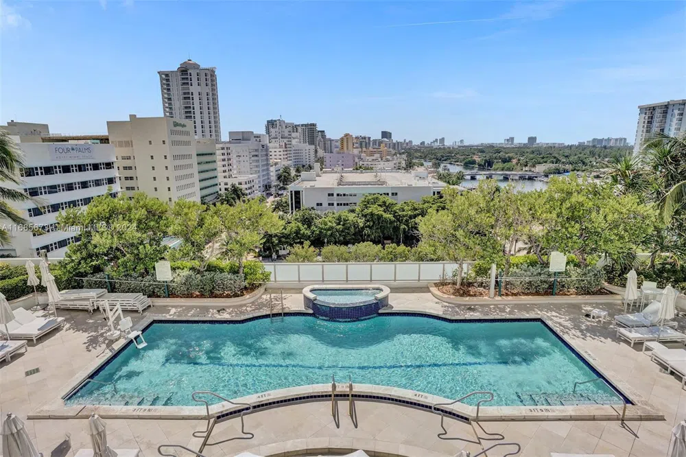 4391 Collins Ave #915 Miami Beach, FL 33140