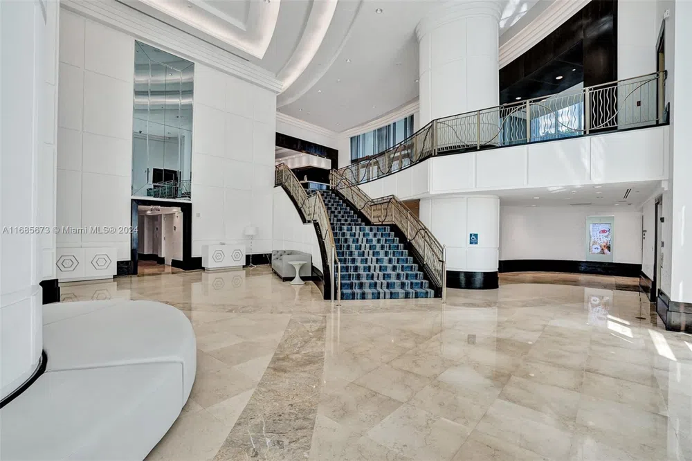 4391 Collins Ave #915 Miami Beach, FL 33140