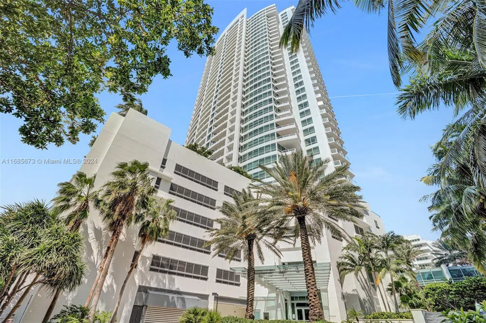 4391 Collins Ave #915 Miami Beach, FL 33140