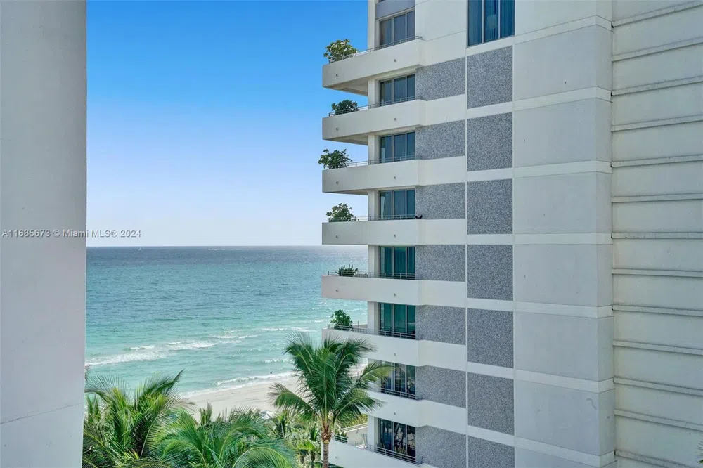 4391 Collins Ave #915 Miami Beach, FL 33140