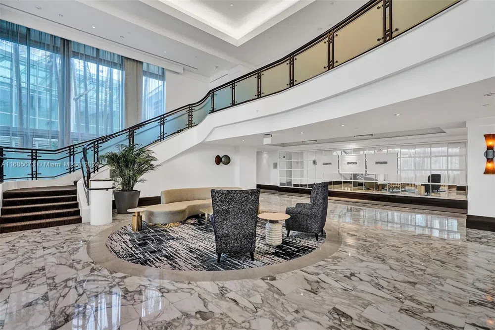 4391 Collins Ave #915 Miami Beach, FL 33140