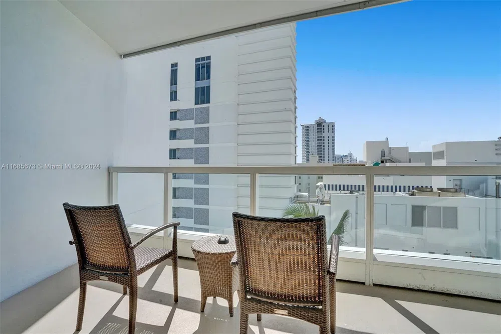 4391 Collins Ave #915 Miami Beach, FL 33140