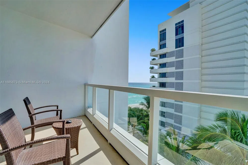 4391 Collins Ave #915 Miami Beach, FL 33140
