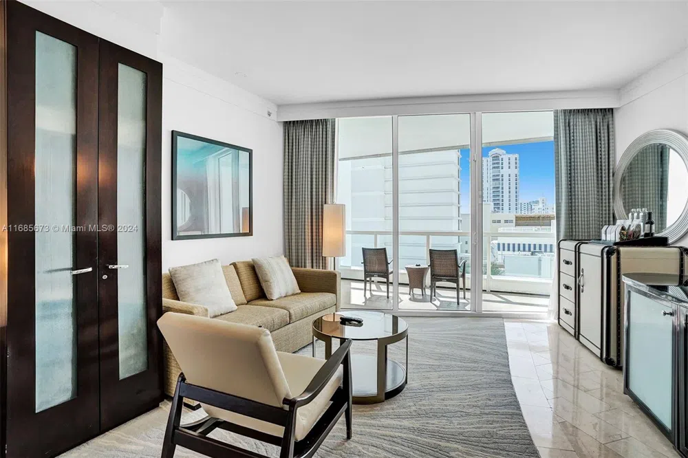 4391 Collins Ave #915 Miami Beach, FL 33140