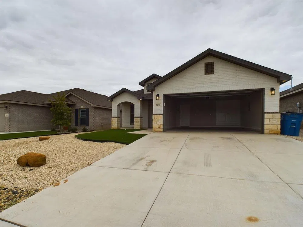 3209 Aberdeen Wolfforth, TX 79382