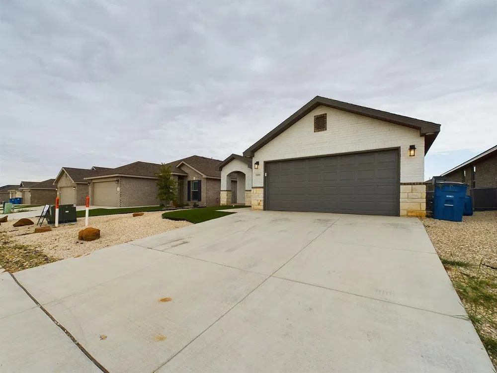 3209 Aberdeen Wolfforth, TX 79382