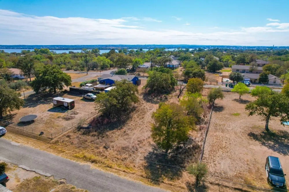 338 E Sweetbriar Drive Marble Falls, TX 78654