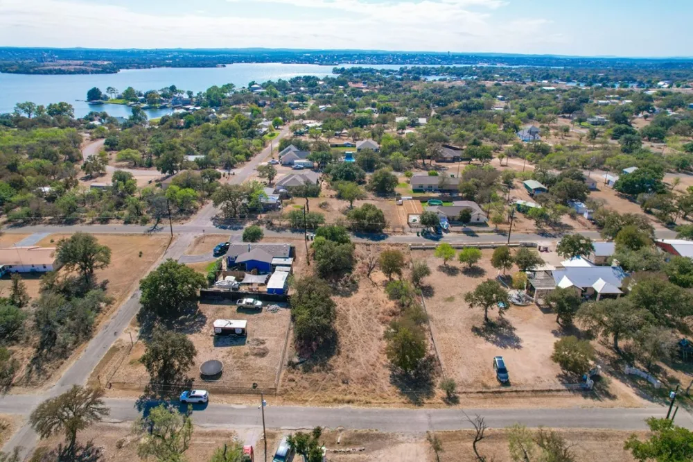 338 E Sweetbriar Drive Marble Falls, TX 78654
