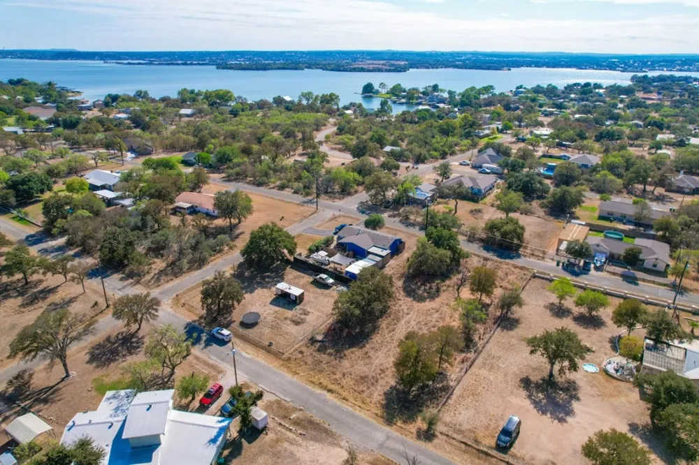 338 E Sweetbriar Drive Marble Falls, TX 78654
