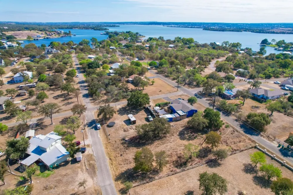 338 E Sweetbriar Drive Marble Falls, TX 78654