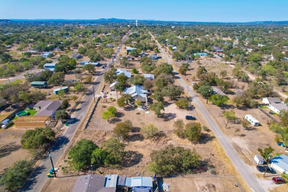 338 E Sweetbriar Drive Marble Falls, TX 78654