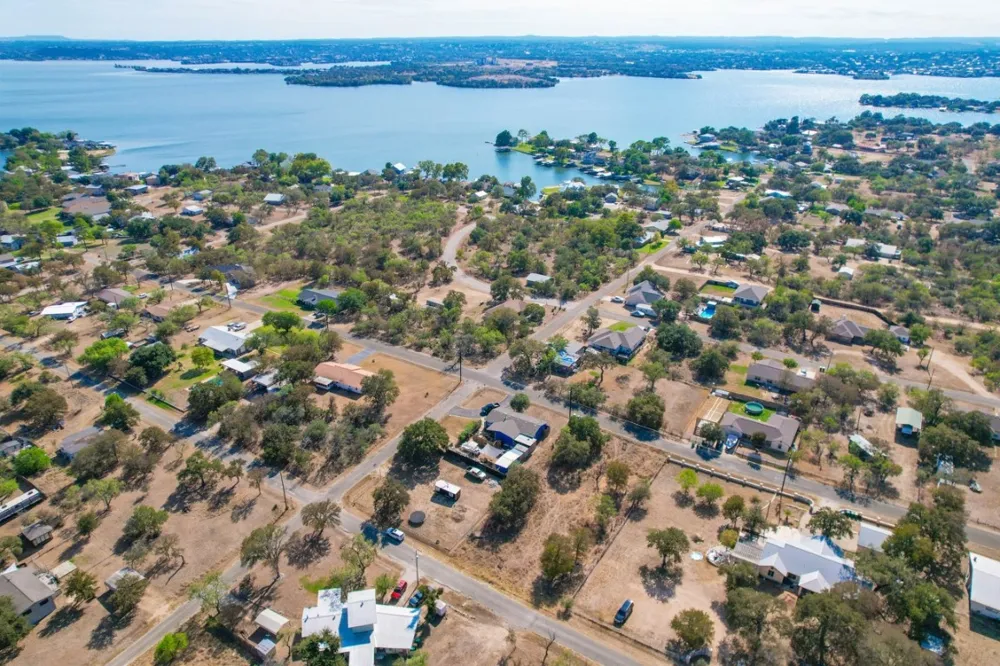 338 E Sweetbriar Drive Marble Falls, TX 78654